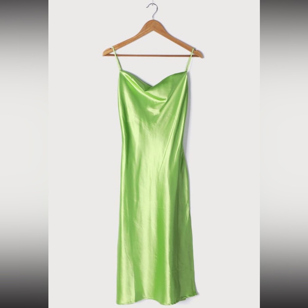 Lulu’s Living in Luxury Lime Green Satin
Cowl Neck Midi Slip Dress Medium
